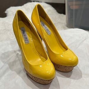Jennifer Lopez Alana Cork Bottom Heels Size 6